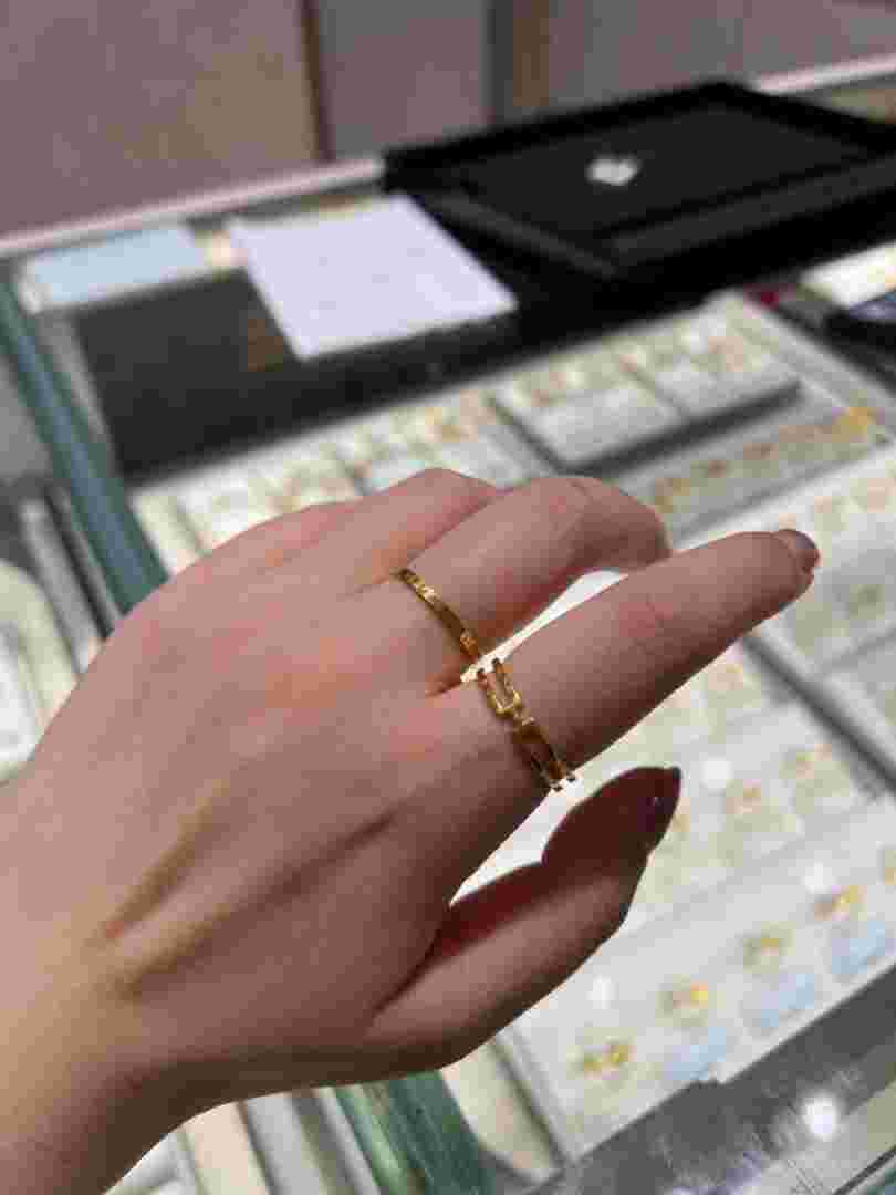 一枚女士黄金戒指大概多少钱,一枚女士黄金戒指大概多少钱人民币-第1张图片-翡翠网 一枚女士黄金戒指大概多少钱,一枚女士黄金戒指大概多少钱人民币-第1张图片-翡翠网