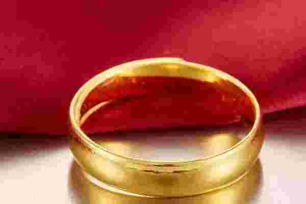 一万元能买多少克黄金戒指呢图片,一万元能买多少克黄金戒指呢-第1张图片-翡翠网 一万元能买多少克黄金戒指呢图片,一万元能买多少克黄金戒指呢-第1张图片-翡翠网