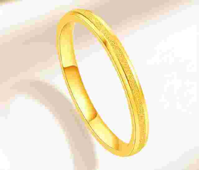 一个普通的黄金戒指多少钱啊一个普通的黄金戒指多少钱-第1张图片-翡翠网 一个普通的黄金戒指多少钱啊一个普通的黄金戒指多少钱-第1张图片-翡翠网