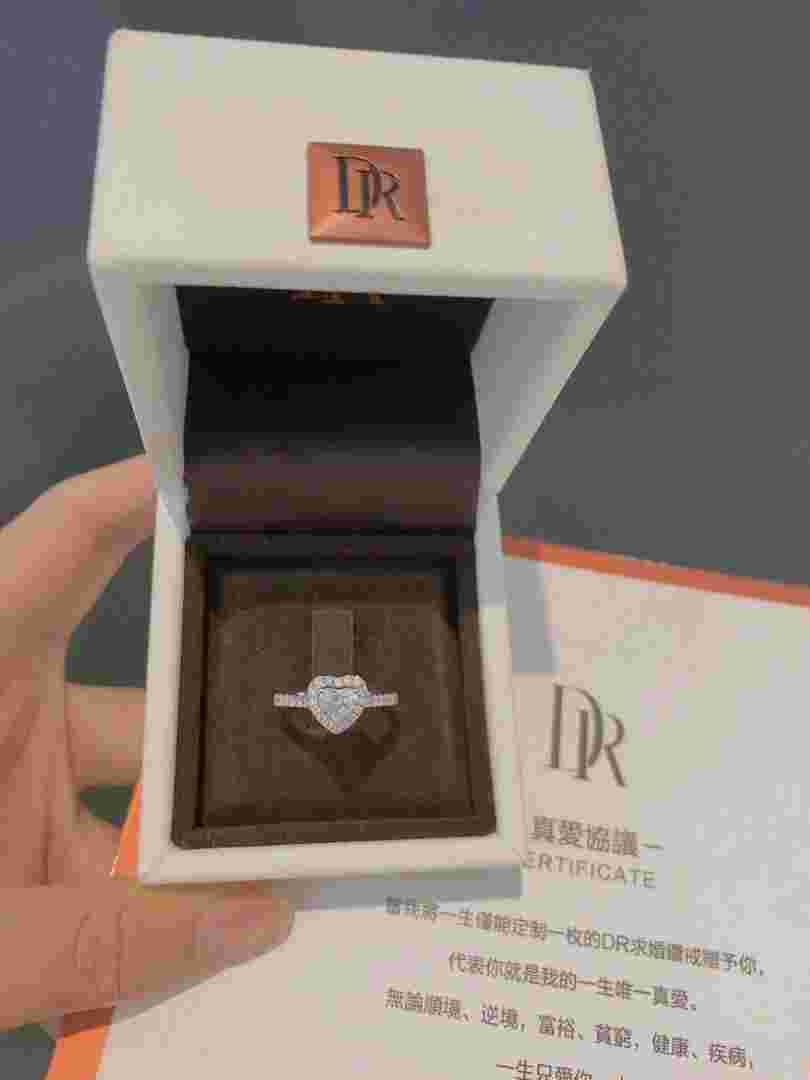 求婚戒指3000合适吗男生,求婚戒指3000合适吗-第1张图片-翡翠网