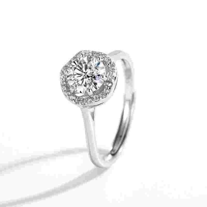 一克拉的钻戒多少钱大概一克拉的钻戒多少钱-第2张图片-翡翠网 一克拉的钻戒多少钱大概一克拉的钻戒多少钱-第2张图片-翡翠网