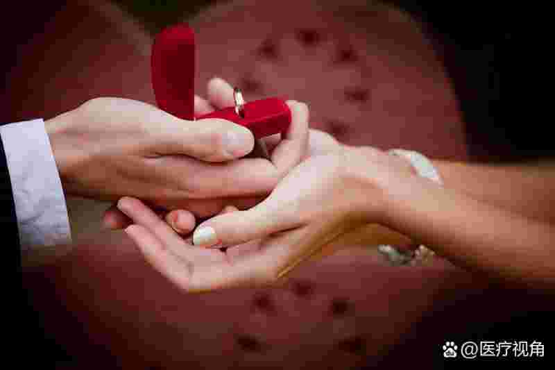 最佳十种浪漫求婚方式有哪些100种浪漫的求婚方式-第2张图片-翡翠网 最佳十种浪漫求婚方式有哪些100种浪漫的求婚方式-第2张图片-翡翠网