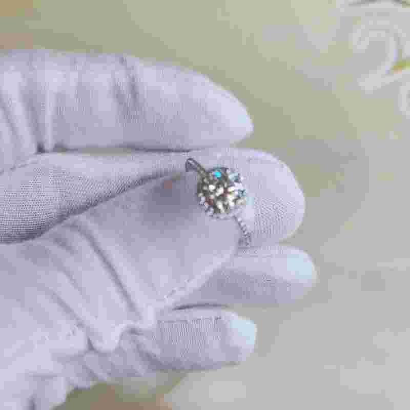 一克拉的钻戒大概多少钱一克拉的钻戒大概需要多少钱-第1张图片-翡翠网 一克拉的钻戒大概多少钱一克拉的钻戒大概需要多少钱-第1张图片-翡翠网