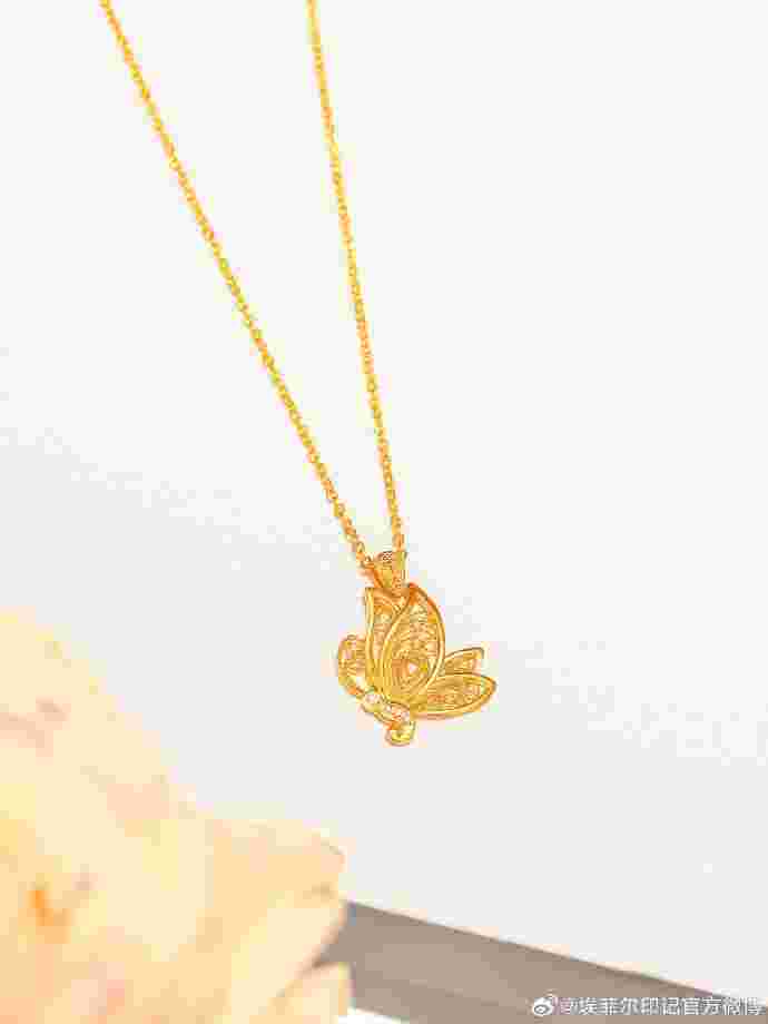 现在流行年轻女孩的黄金项链现在流行年轻女孩的黄金项链叫什么-第1张图片-翡翠网