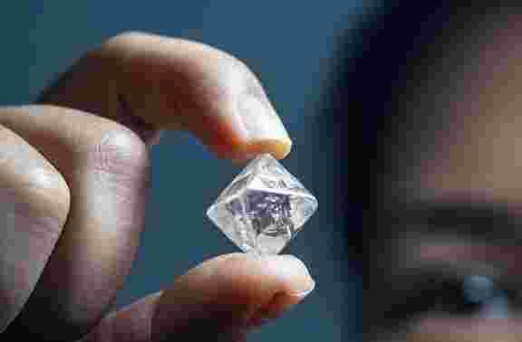 哪个国家是钻石的最大产出国家扎伊尔刚果南非哪个国家是钻石的最大产出国家-第1张图片-翡翠网 哪个国家是钻石的最大产出国家扎伊尔刚果南非哪个国家是钻石的最大产出国家-第1张图片-翡翠网