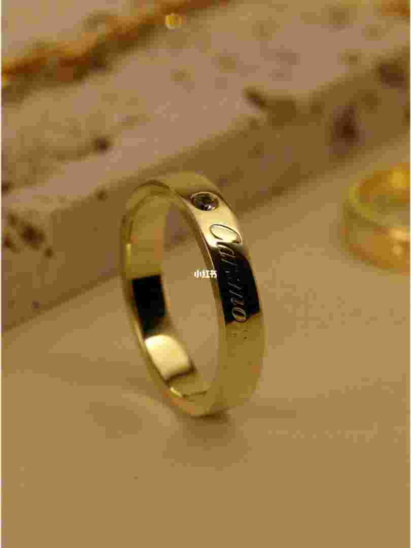 戒指图片唯美,戒指图片-第1张图片-翡翠网