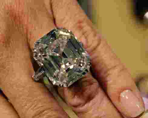 全球最贵钻石世界第一贵钻石-第1张图片-翡翠网 全球最贵钻石世界第一贵钻石-第1张图片-翡翠网