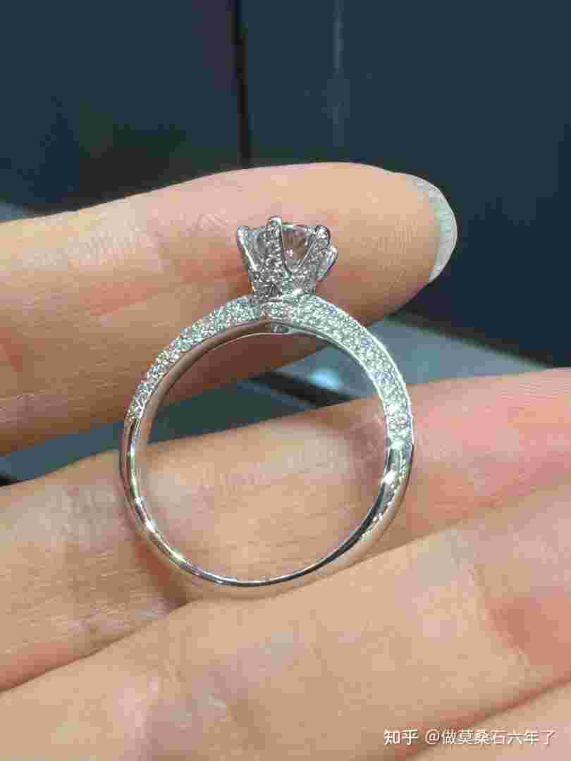 莫桑钻和钻石的区别知乎莫桑钻和钻石哪个好-第1张图片-翡翠网