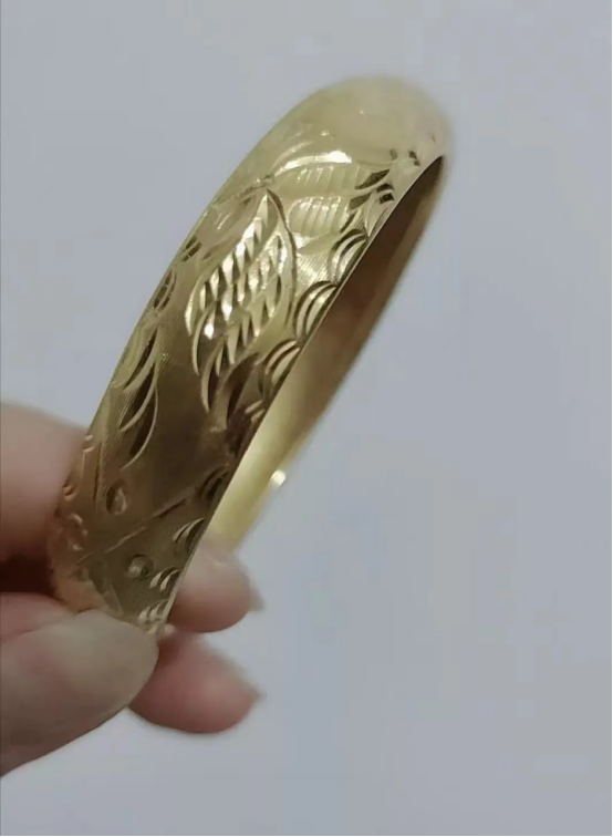 1万元金手镯能卖多少钱一个,1万元金手镯能卖多少-第1张图片-翡翠网 1万元金手镯能卖多少钱一个,1万元金手镯能卖多少-第1张图片-翡翠网