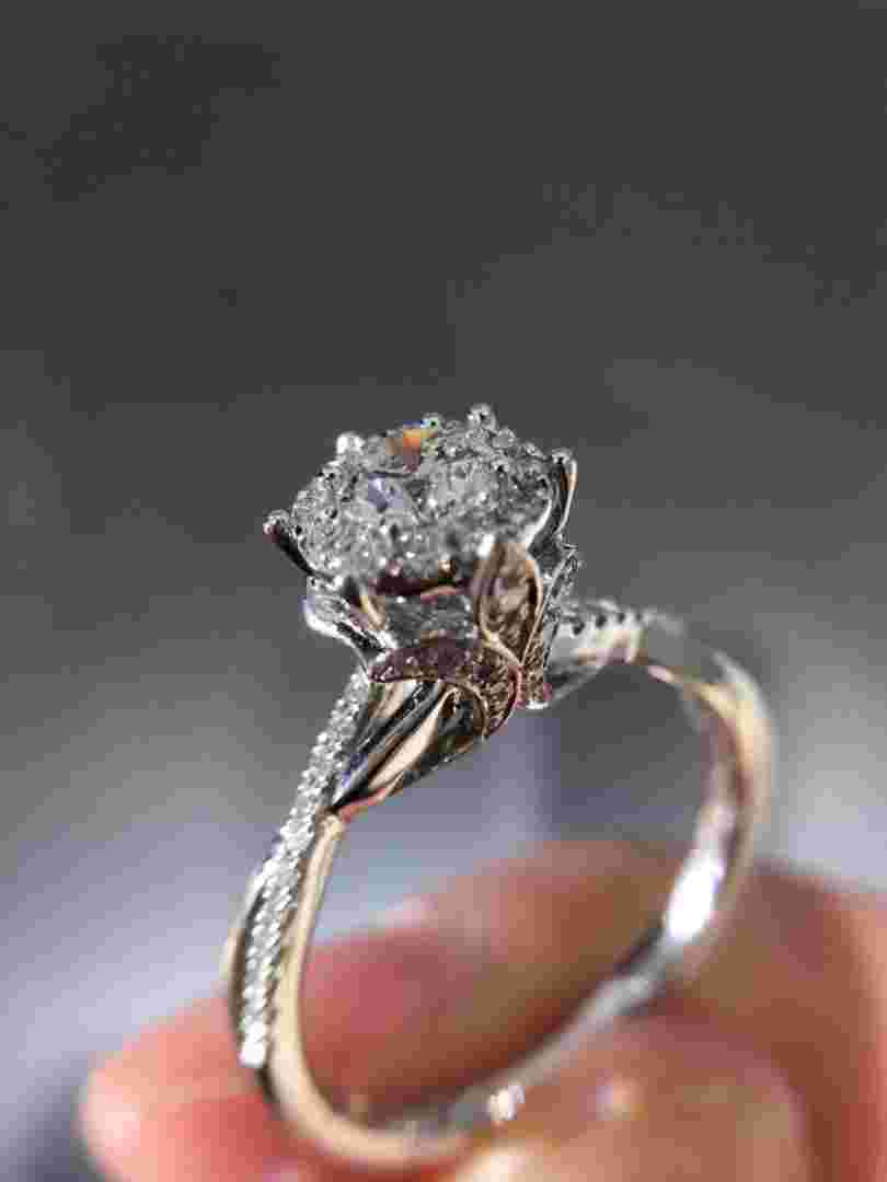 现在最流行的钻戒款式,2021最流行的钻戒款式-第2张图片-翡翠网