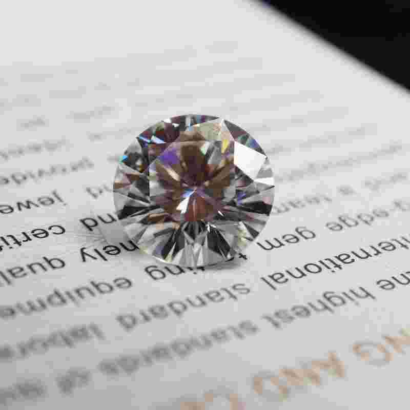 现在很多人买莫桑钻莫桑钻为什么那么便宜-第1张图片-翡翠网 现在很多人买莫桑钻莫桑钻为什么那么便宜-第1张图片-翡翠网