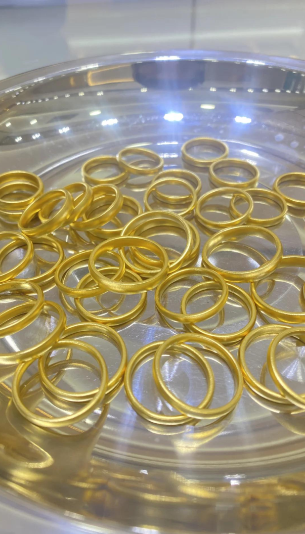 6克金戒指可以卖多少钱,6克金戒指可以卖多少钱呢-第1张图片-翡翠网 6克金戒指可以卖多少钱,6克金戒指可以卖多少钱呢-第1张图片-翡翠网