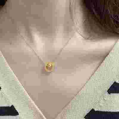 今年最流行的项链吊坠,今年项链流行什么样的吊坠-第2张图片-翡翠网 今年最流行的项链吊坠,今年项链流行什么样的吊坠-第2张图片-翡翠网