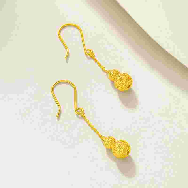 金耳环和银耳环哪个对身体好金耳环好还是银耳环好-第1张图片-翡翠网