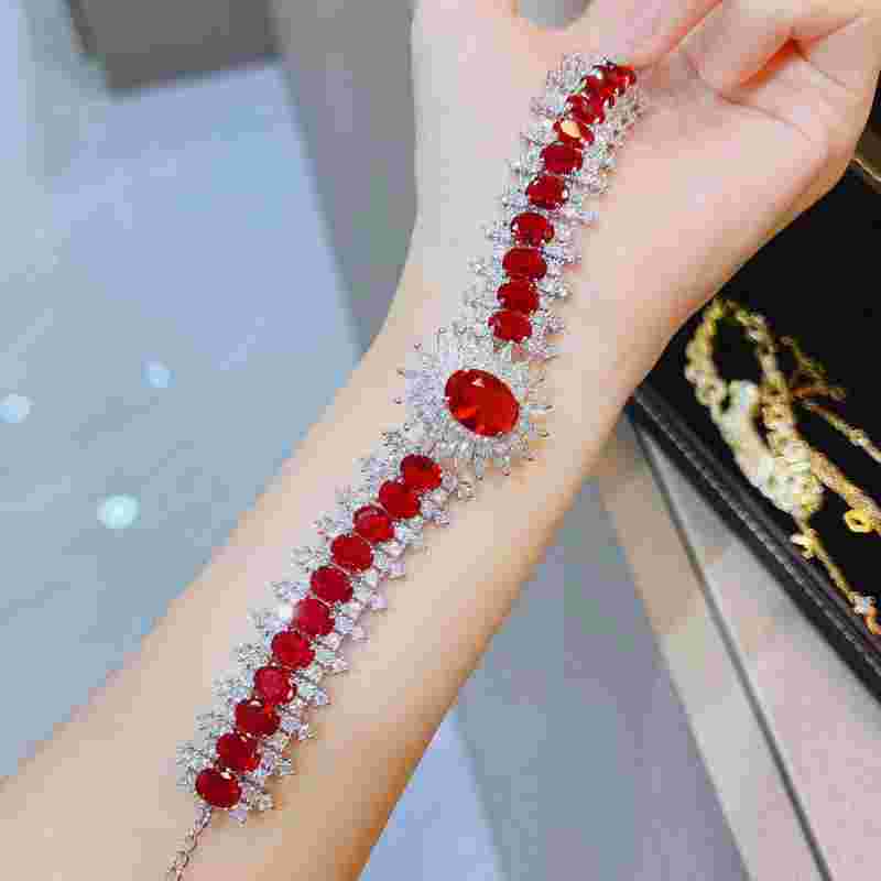 国内买宝石哪个牌子好,哪个品牌的宝石首饰好-第1张图片-翡翠网