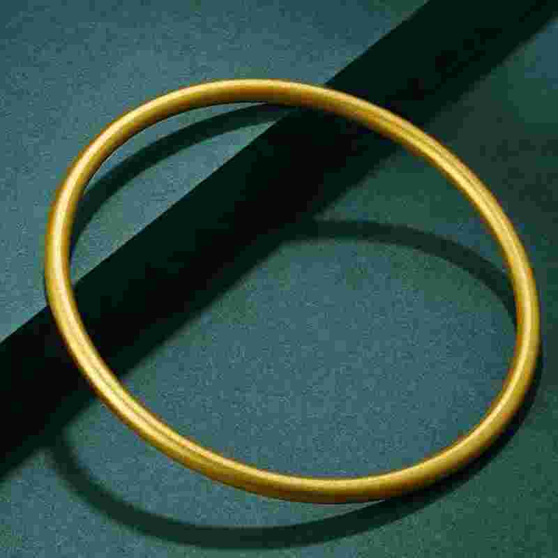 黄金手镯可以和什么一起叠戴黄金手镯-第1张图片-翡翠网 黄金手镯可以和什么一起叠戴黄金手镯-第1张图片-翡翠网