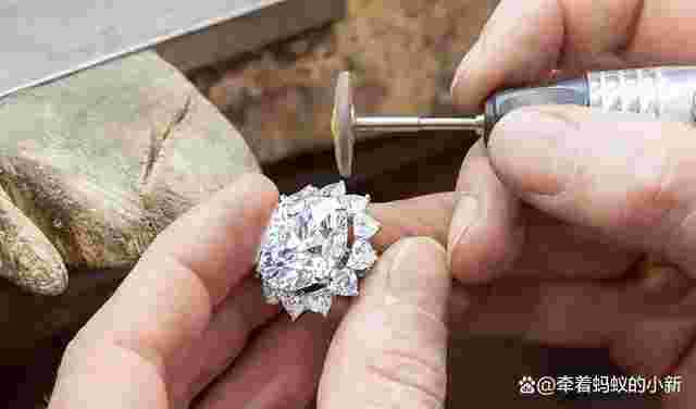 把木炭变成钻石的真正方法,如何把木炭变成钻石-第1张图片-翡翠网 把木炭变成钻石的真正方法,如何把木炭变成钻石-第1张图片-翡翠网