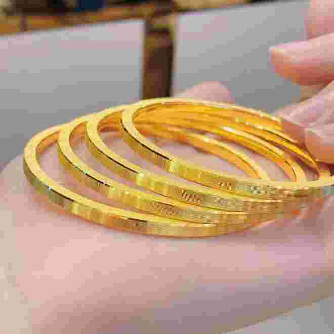 黄金手镯图片2020新款最好的,黄金手镯图片2022新款-第2张图片-翡翠网 黄金手镯图片2020新款最好的,黄金手镯图片2022新款-第2张图片-翡翠网