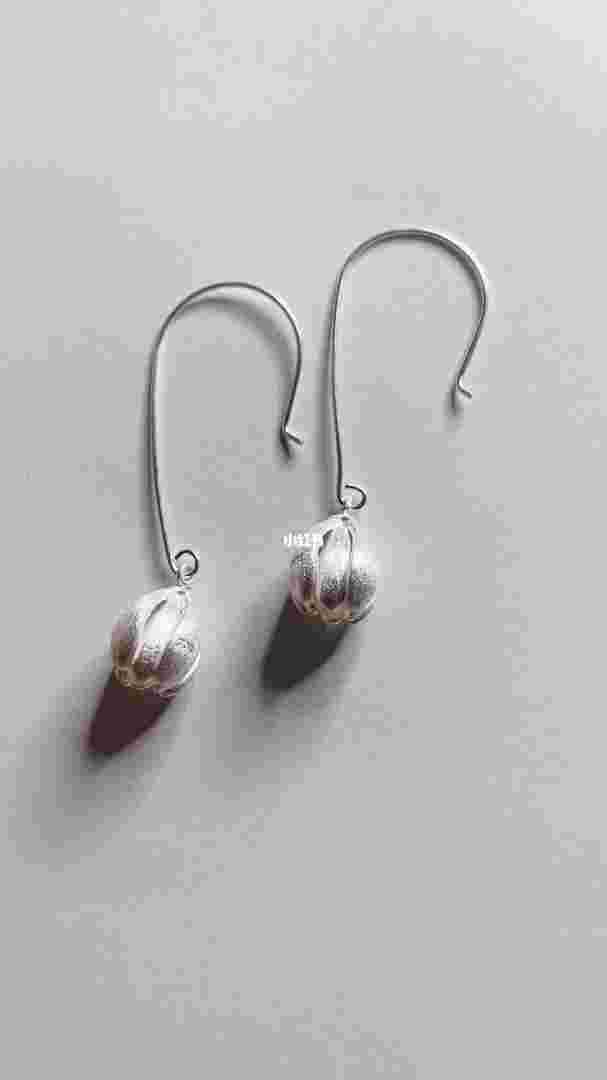 银耳环沉吗银耳环容易变形-第1张图片-翡翠网