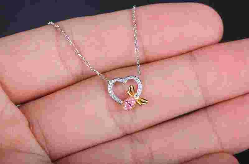 世界顶级奢华钻石项链,世界顶级钻石项链-第2张图片-翡翠网 世界顶级奢华钻石项链,世界顶级钻石项链-第2张图片-翡翠网