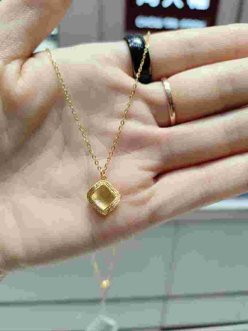 周大福22k金项链17916系列,周大福24k金项链价格-第1张图片-翡翠网 周大福22k金项链17916系列,周大福24k金项链价格-第1张图片-翡翠网