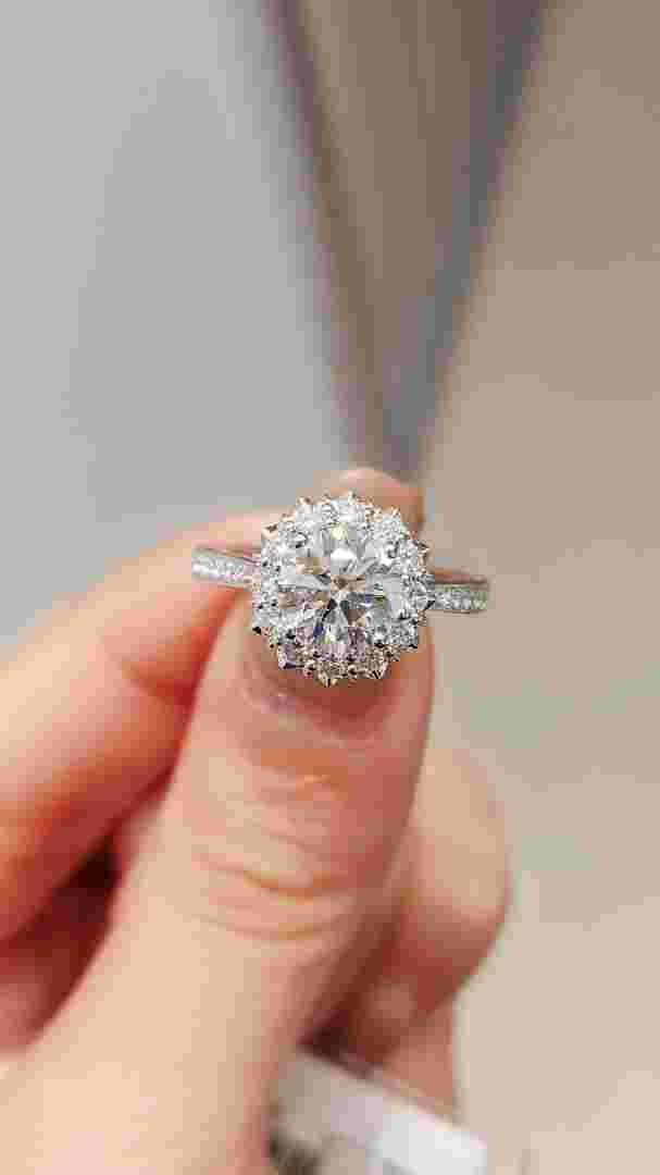 培育钻石,培育钻石是什么意思-第1张图片-翡翠网