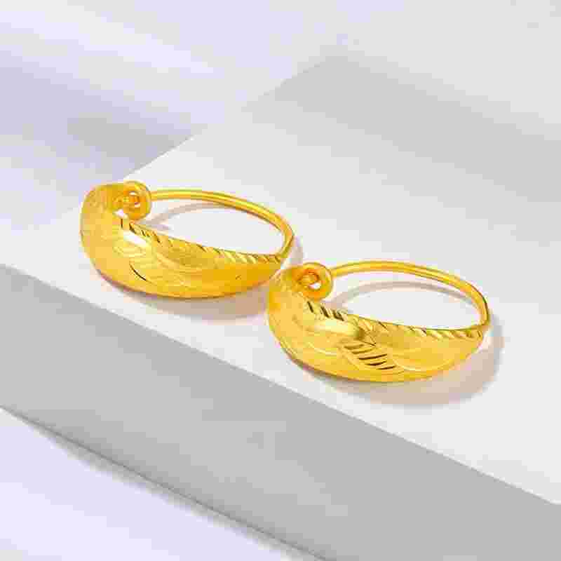 五十岁女人金耳环款式五十多岁带啥样的金耳环好看-第1张图片-翡翠网 五十岁女人金耳环款式五十多岁带啥样的金耳环好看-第1张图片-翡翠网