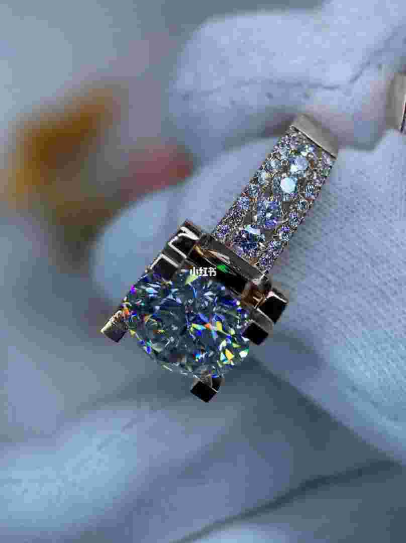 5克拉钻戒值多少钱,5克拉钻戒值多少钱?-第1张图片-翡翠网 5克拉钻戒值多少钱,5克拉钻戒值多少钱?-第1张图片-翡翠网