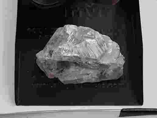 钻石的原石是什么石头,钻石原石是什么样的-第1张图片-翡翠网 钻石的原石是什么石头,钻石原石是什么样的-第1张图片-翡翠网