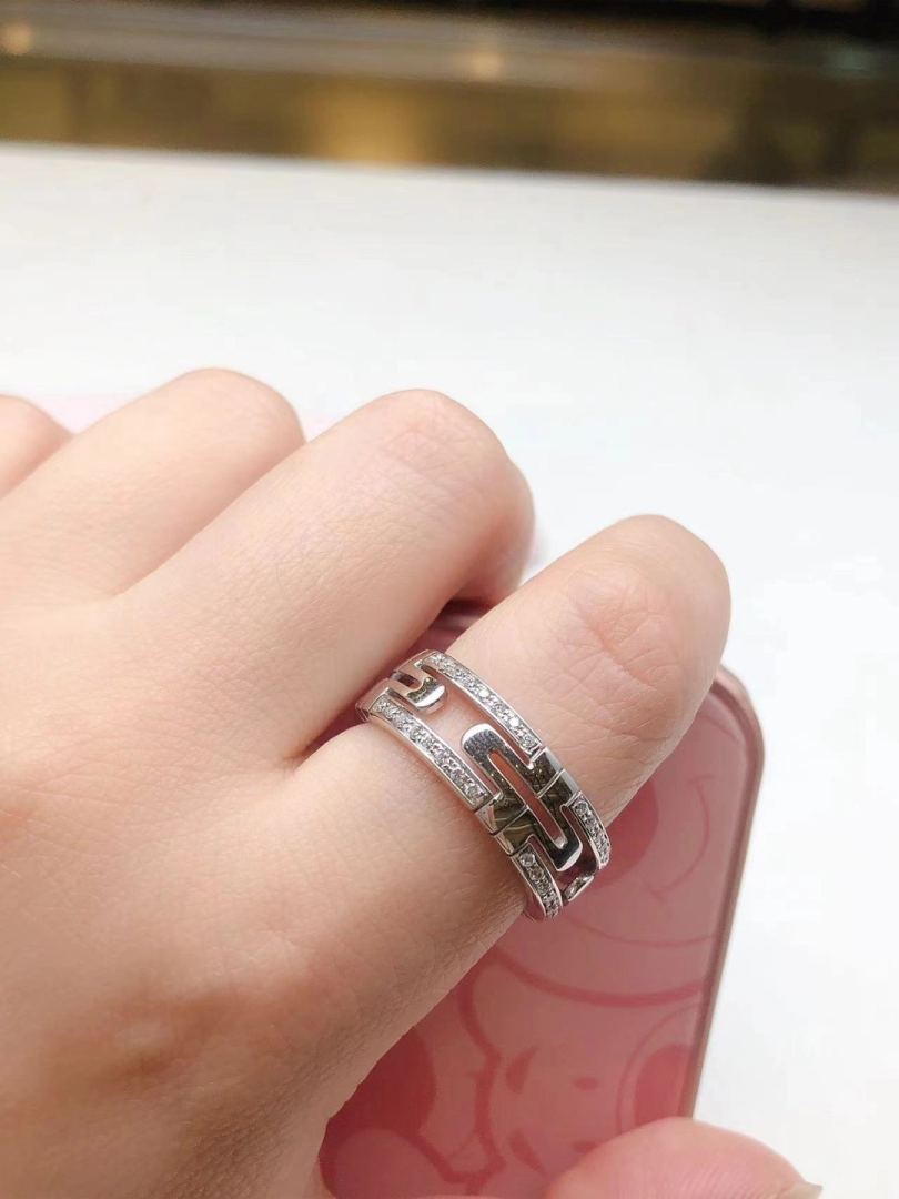 白金戒指怎么看真假,白金戒指怎么看真假鉴别-第2张图片-翡翠网 白金戒指怎么看真假,白金戒指怎么看真假鉴别-第2张图片-翡翠网