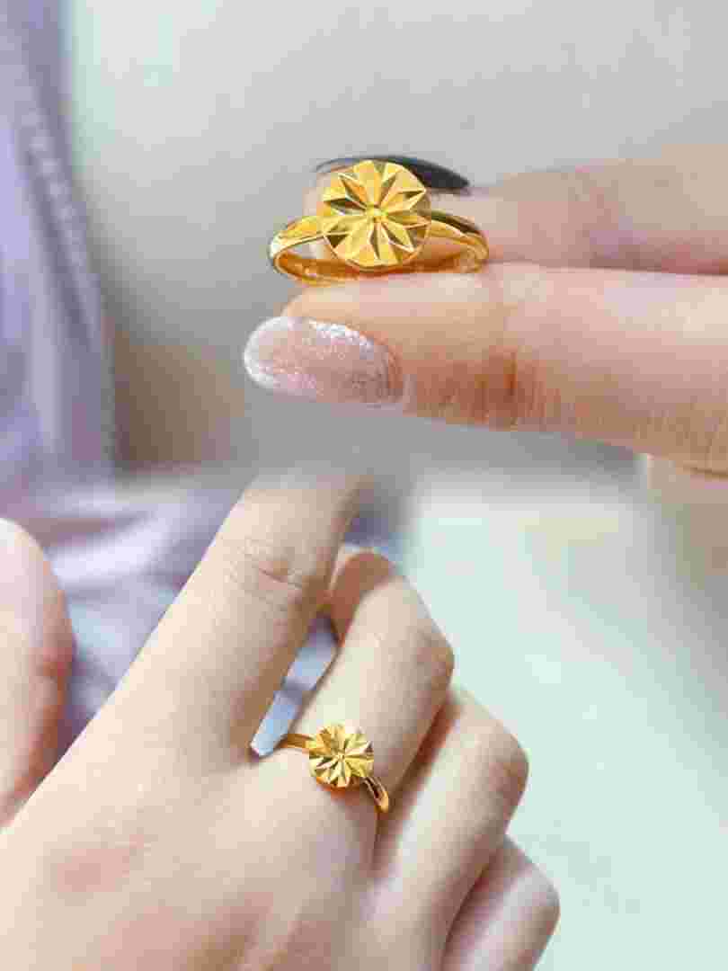 黄金戒指最新款式女黄金戒指最新款式女价格-第2张图片-翡翠网 黄金戒指最新款式女黄金戒指最新款式女价格-第2张图片-翡翠网