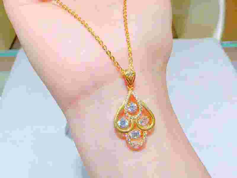 40岁女人黄金项链朋友圈实拍图,40岁女人黄金项链-第1张图片-翡翠网 40岁女人黄金项链朋友圈实拍图,40岁女人黄金项链-第1张图片-翡翠网