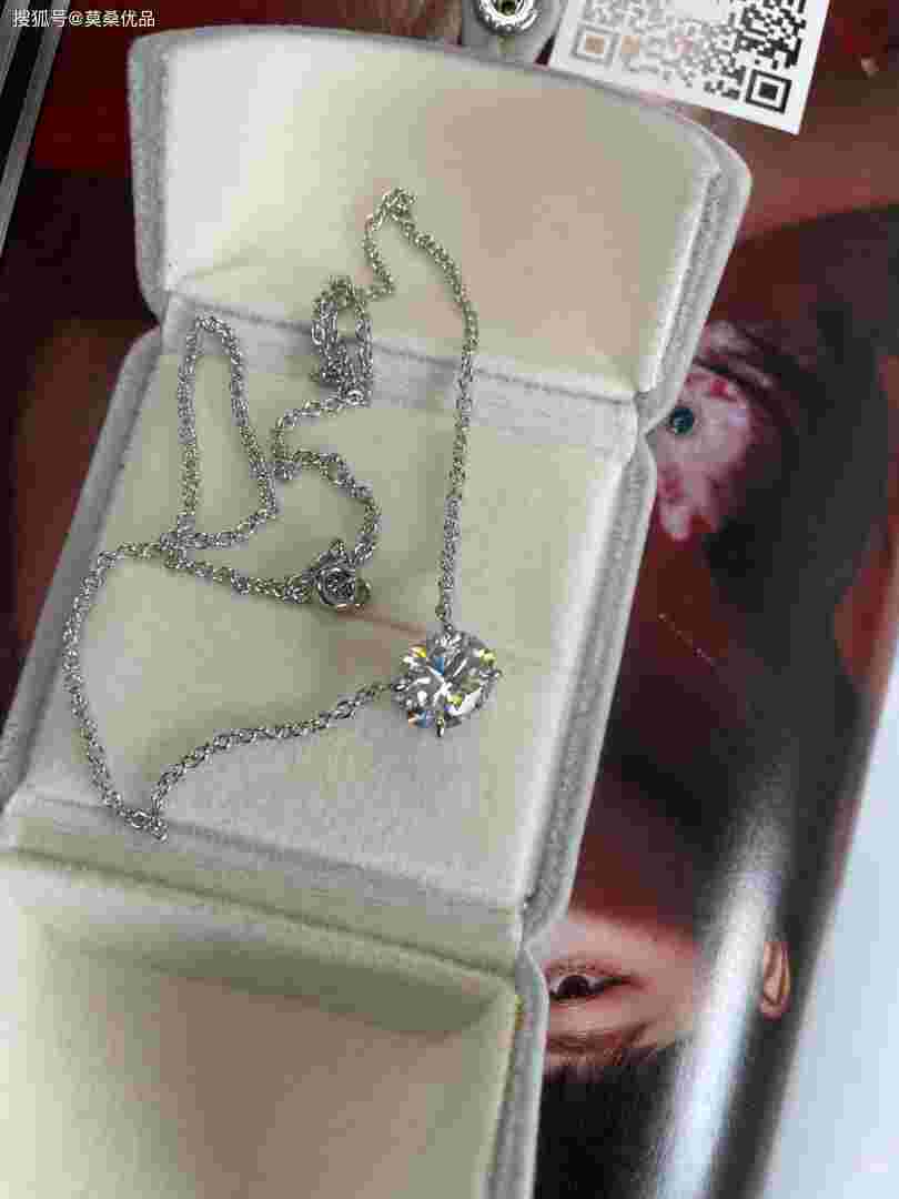 包含董先生珠宝299买的莫桑钻的词条-第1张图片-翡翠网