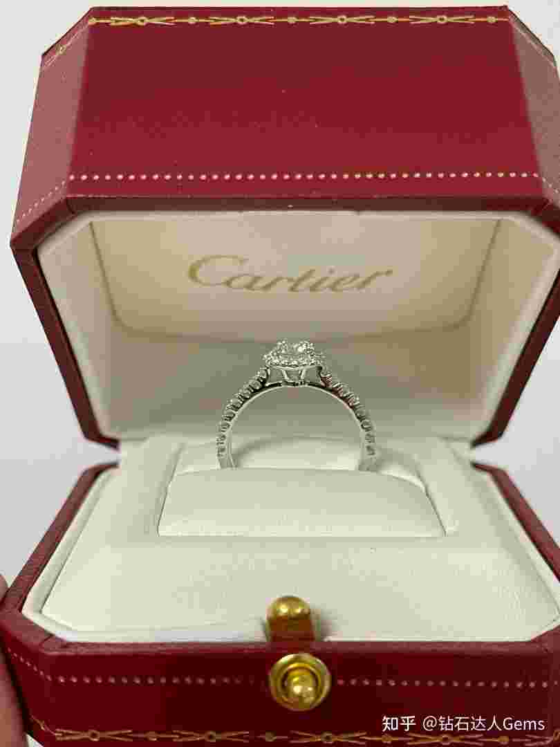 钻戒多少钱一克2024年价格表人工培育钻石戴久了会怎么样-第1张图片-翡翠网