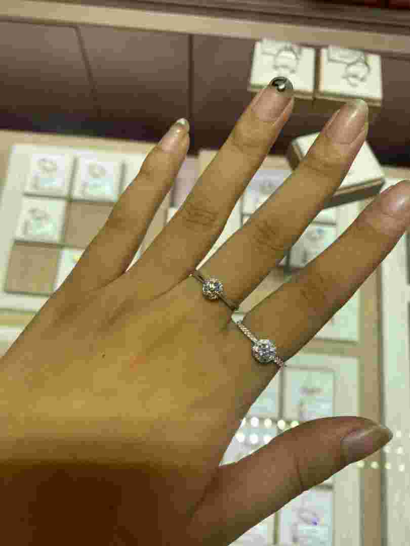 结婚买什么戒指最保值结婚戒指买什么比较保值-第1张图片-翡翠网