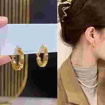 银耳环和金耳环哪个养耳朵,银耳环好还是金耳环好-第1张图片-翡翠网 银耳环和金耳环哪个养耳朵,银耳环好还是金耳环好-第1张图片-翡翠网