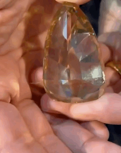 世界上最大的钻石坑在哪,世界上最大的钻石-第2张图片-翡翠网 世界上最大的钻石坑在哪,世界上最大的钻石-第2张图片-翡翠网