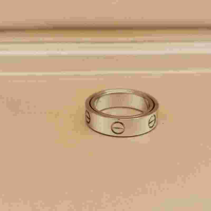 白金戒指价格多少一克白金戒指多少钱一克2020年5月27日-第1张图片-翡翠网 白金戒指价格多少一克白金戒指多少钱一克2020年5月27日-第1张图片-翡翠网