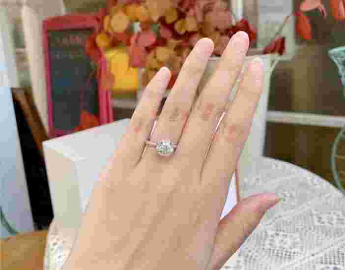 女生结婚戒指戴哪只手,女的订婚戒指戴在哪个手上-第1张图片-翡翠网