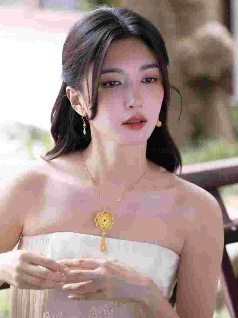 金耳环免费观看国语版金耳环免费观看-第1张图片-翡翠网 金耳环免费观看国语版金耳环免费观看-第1张图片-翡翠网