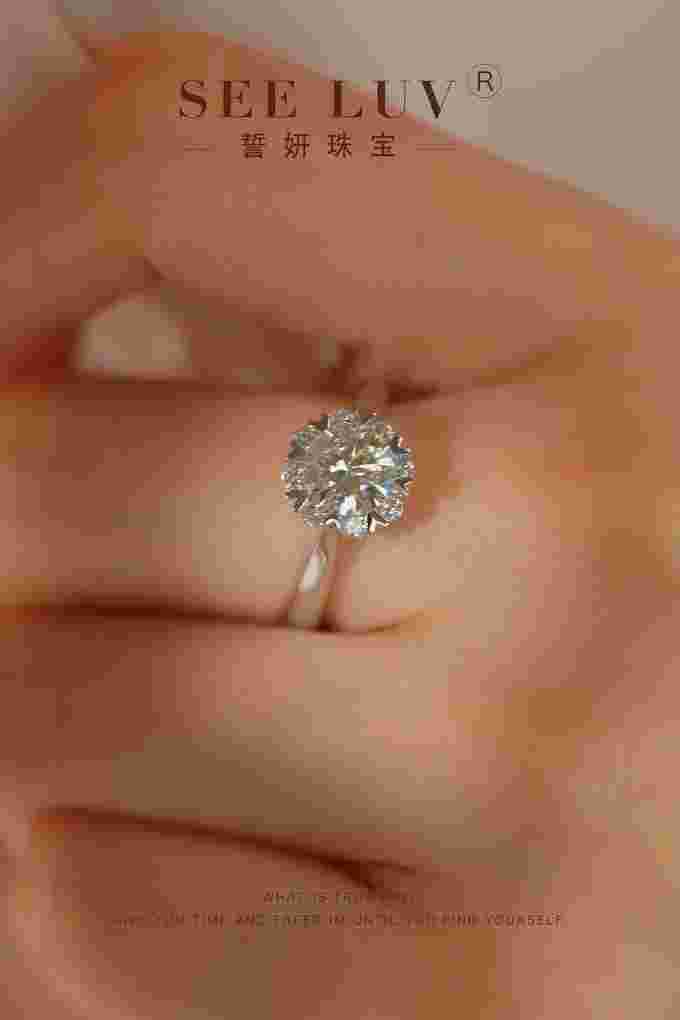 钻戒款式图片大全新款2022女款,钻戒款式图片大全新款2022-第1张图片-翡翠网 钻戒款式图片大全新款2022女款,钻戒款式图片大全新款2022-第1张图片-翡翠网