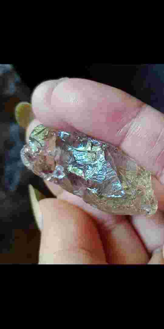 钻石原石独有的特征,真正的钻石原石是什么样子的-第2张图片-翡翠网 钻石原石独有的特征,真正的钻石原石是什么样子的-第2张图片-翡翠网