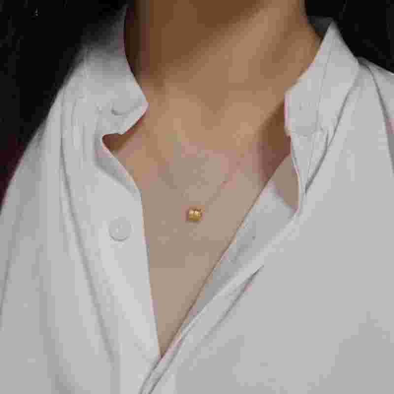 女人戴什么样的黄金项链好看,女人戴什么样的黄金项链好看图片-第2张图片-翡翠网