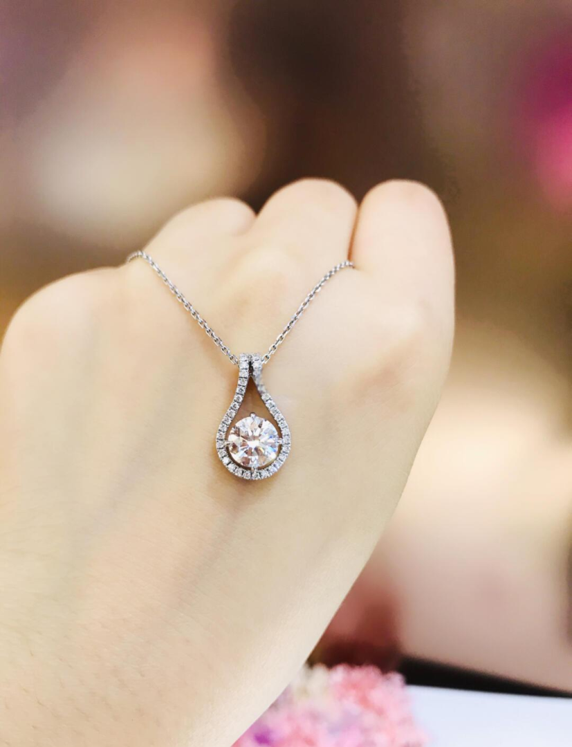 灵动钻石项链的寓意和象征,灵动钻石项链的寓意和象征意义-第1张图片-翡翠网 灵动钻石项链的寓意和象征,灵动钻石项链的寓意和象征意义-第1张图片-翡翠网