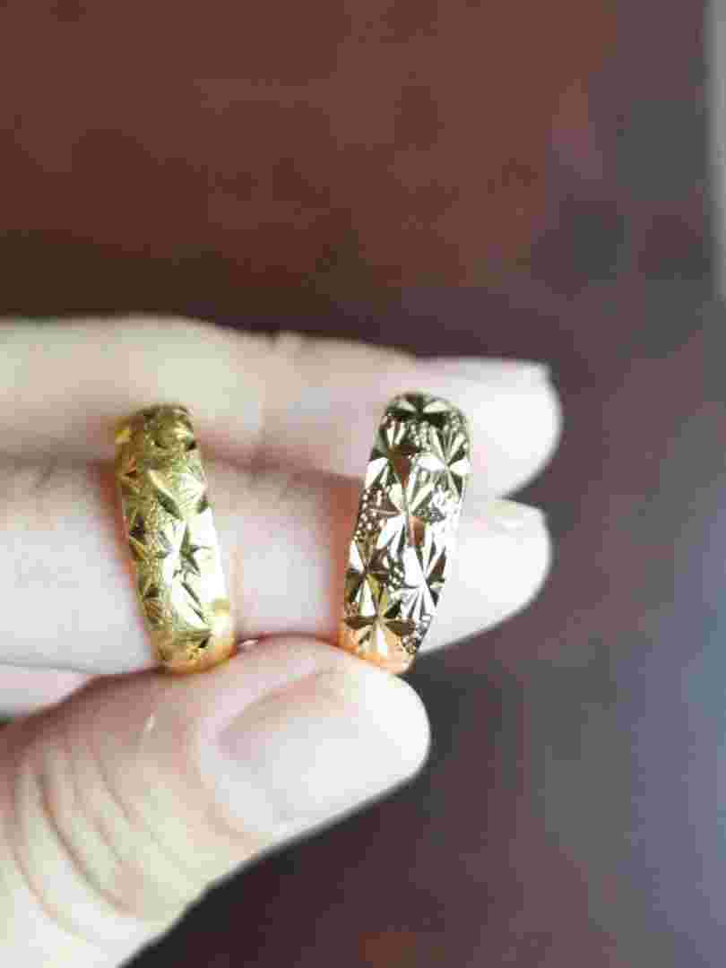 捡了一个金戒指怎么看真假金戒指怎么看真假-第2张图片-翡翠网 捡了一个金戒指怎么看真假金戒指怎么看真假-第2张图片-翡翠网