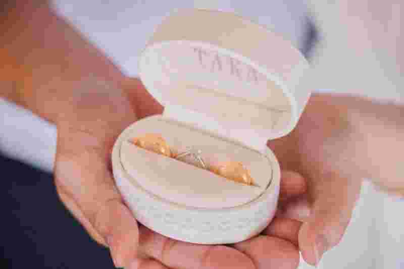 求婚戒指和订婚戒指一样吗求婚戒指是不是就是订婚戒指-第1张图片-翡翠网 求婚戒指和订婚戒指一样吗求婚戒指是不是就是订婚戒指-第1张图片-翡翠网