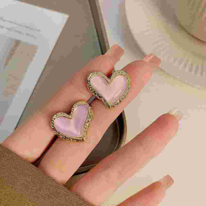 2022年耳环最流行款式是什么2022年耳环最流行款式-第2张图片-翡翠网 2022年耳环最流行款式是什么2022年耳环最流行款式-第2张图片-翡翠网