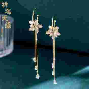 十大必买经典款耳坠图片十大必买经典款耳坠-第1张图片-翡翠网 十大必买经典款耳坠图片十大必买经典款耳坠-第1张图片-翡翠网