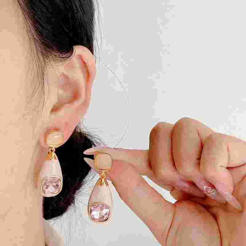 十大必买经典款耳坠图片十大必买经典款耳坠-第2张图片-翡翠网 十大必买经典款耳坠图片十大必买经典款耳坠-第2张图片-翡翠网