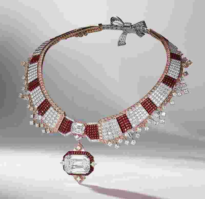 钻石项链的寓意和象征钻石项链-第1张图片-翡翠网 钻石项链的寓意和象征钻石项链-第1张图片-翡翠网